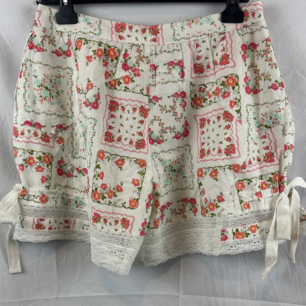 Free People Blooming Lace Ivory‎ Floral Patchwork Lace Trim Shorts Size 4 - NEW - Picture 10 of 12